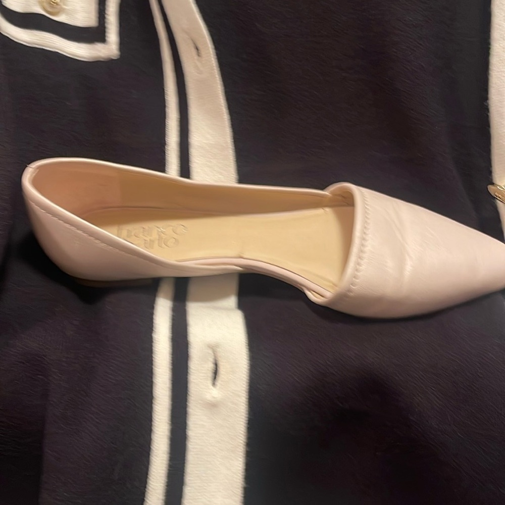 Franco Sarto winter white leather flats point toe excellent condition never worn